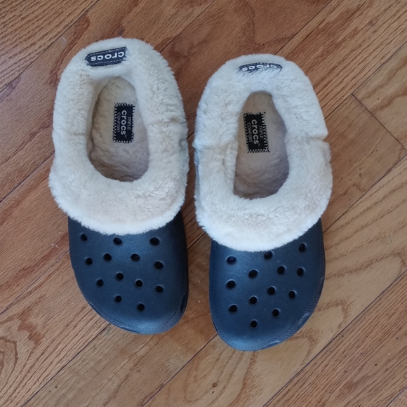 crocs plush lining